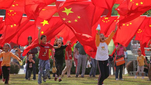 舞台剧《国家的孩子》亮相国家大剧院，民族团结佳话感动青少年